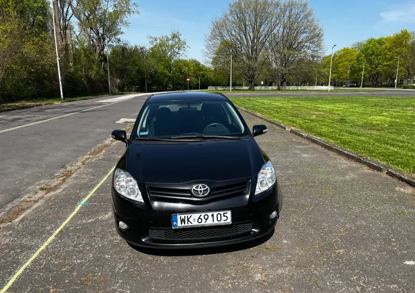 Toyota Auris cena 23900 przebieg: 197700, rok produkcji 2012 z Warszawa małe 211